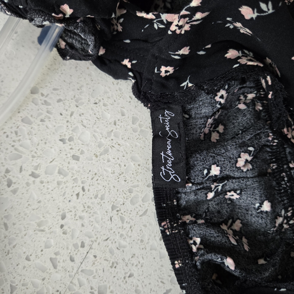 Streetwear Society Black Floral Top - Picture 7 of 8